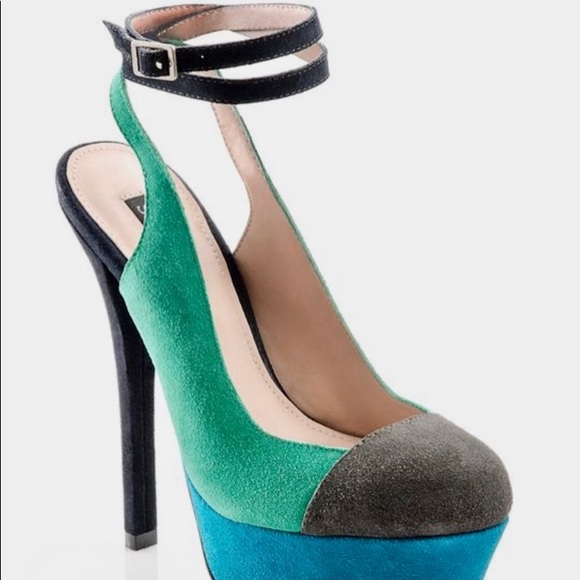 Colorblock Platform Pump - Picture 2 of 10
